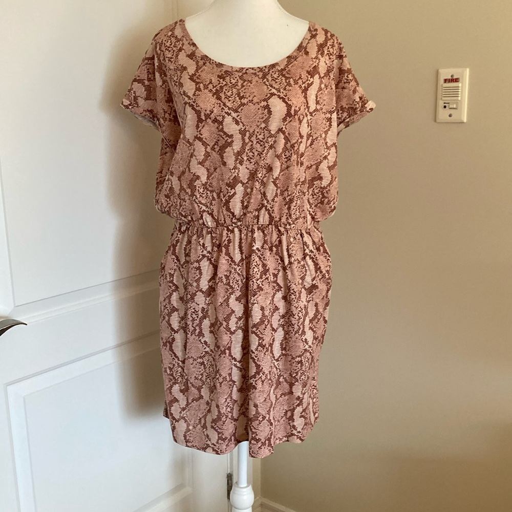 H&M Women's Dress with snake print and pockets Size M EUC